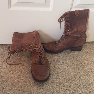 Combat boots