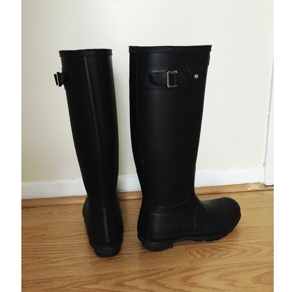 🍾SOLD🍾Hunter Rain Boots - Picture 3 of 4