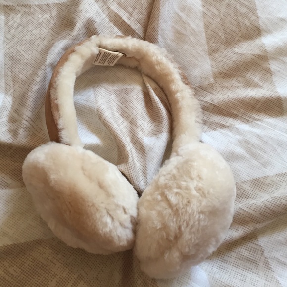 Warm earmuffs
