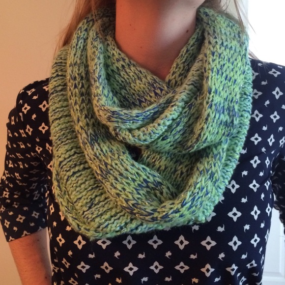 hollister infinity scarf