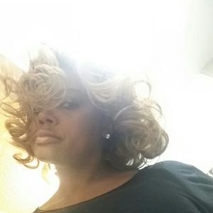 Meet your Posher, Loretta