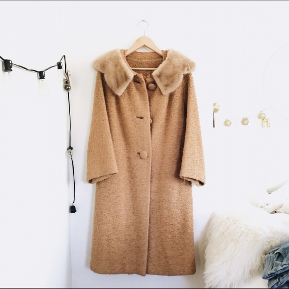 Vintage coat with real fur collar