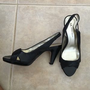 Anne Klein black - back strap heels 5.5m