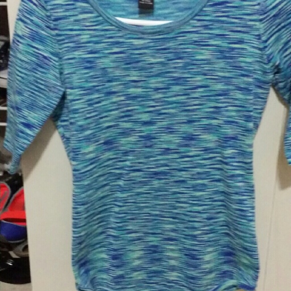 Modern top - Picture 3 of 3