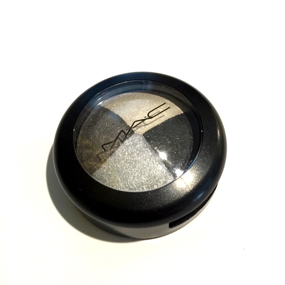 MAC Mineralize Eye Shadow Quad Fog & Mist