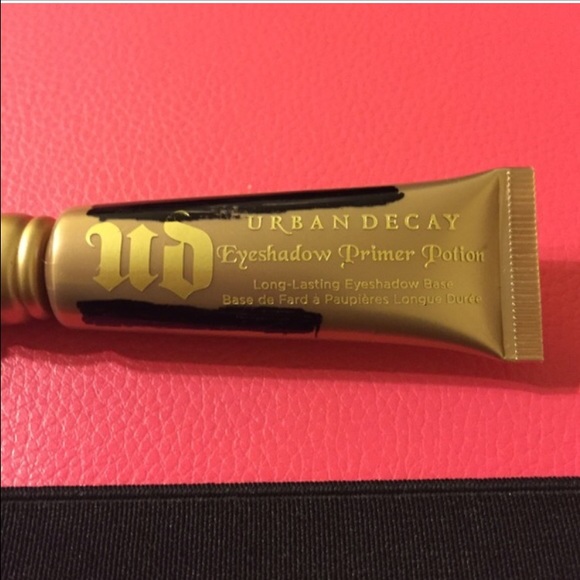 Urban Decay Eyeshadow Primer