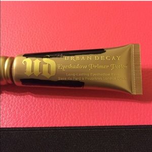 Urban Decay Eyeshadow Primer