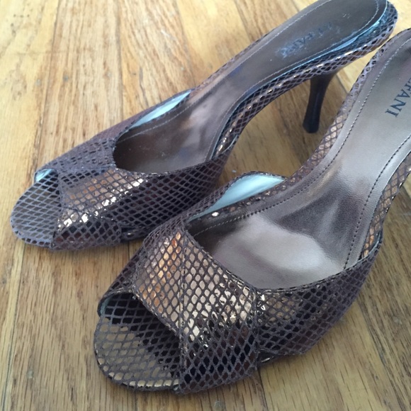 Alfani brown metallic dress heel