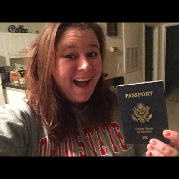 Meet your Posher, Lindsey - Picture 2 of 4