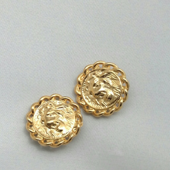 Lion clip earrings