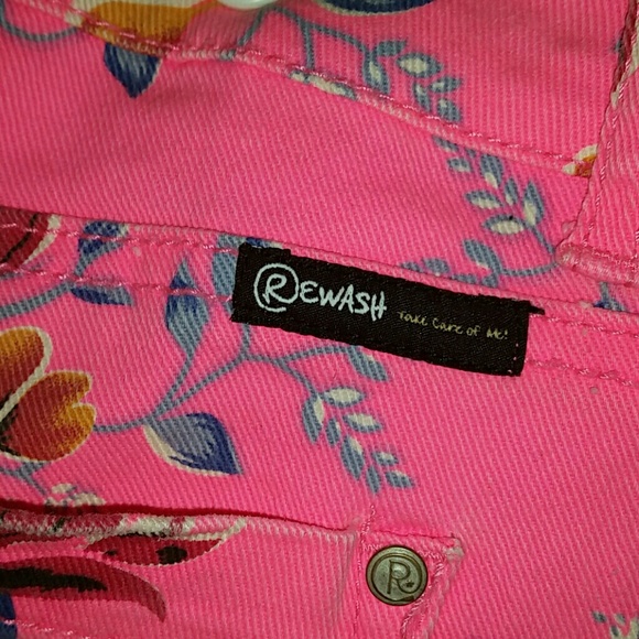 DONATED Floral Denim Shorts sz 9 - Picture 3 of 3