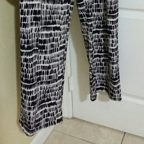 Black and white jumpsuits - Picture 1 of 3