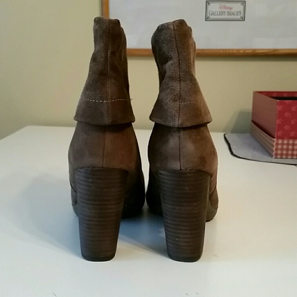 Heeled ankle boots - Picture 3 of 3