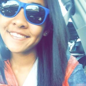 Meet your Posher, Alexis