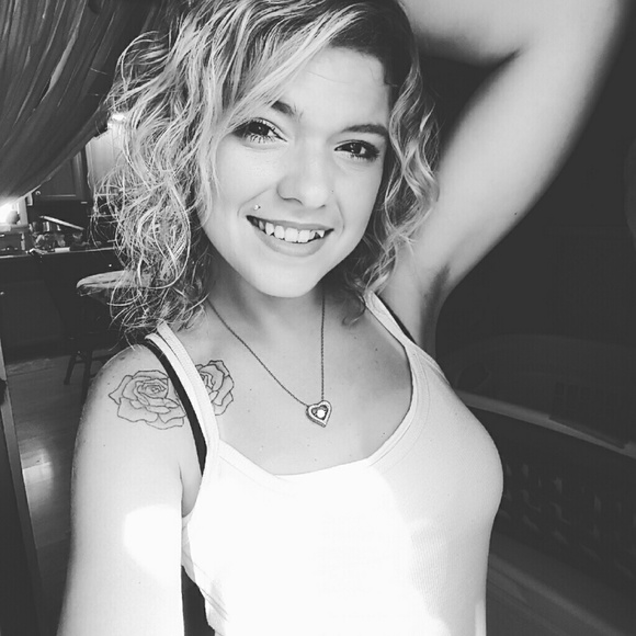 Meet your Posher, Teshia - Picture 4 of 4