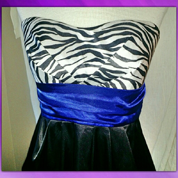 Ruby Rox Zebra Bust Dress - Picture 2 of 4