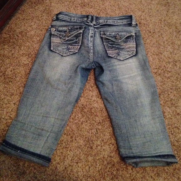 Cute capris - Picture 2 of 2