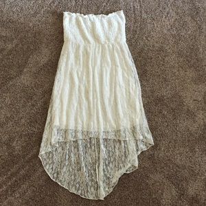 White Floral print dress. Size: large