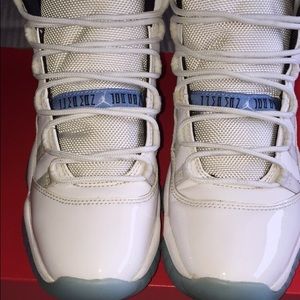 Jordan retro 11 Columbias
