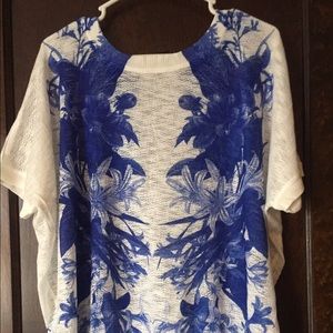 Knit White and Blue Floral Short Sleeve Top