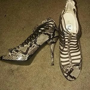**Nine West snakeskin sandals**