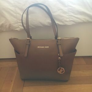 MICHAEL Michael Kors Jet Set Top Zip Tote