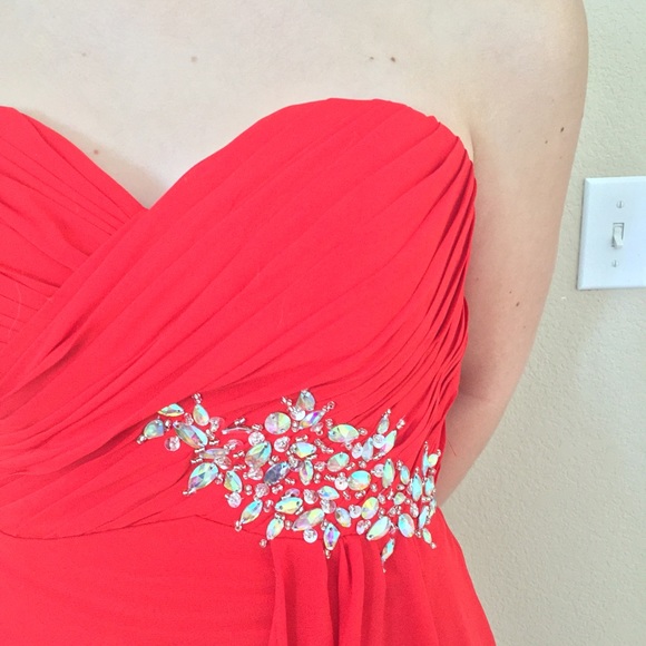 Boutique Dresses & Skirts - 👗2xHP👗Red Strapless Prom Dress