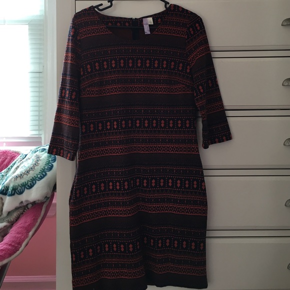 Printed dress. Three quarter length