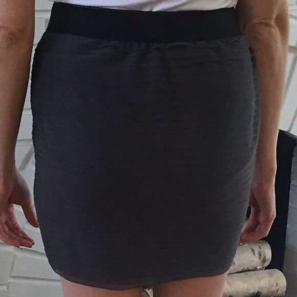 NWOT Cute Grey Skirt! - Picture 3 of 4