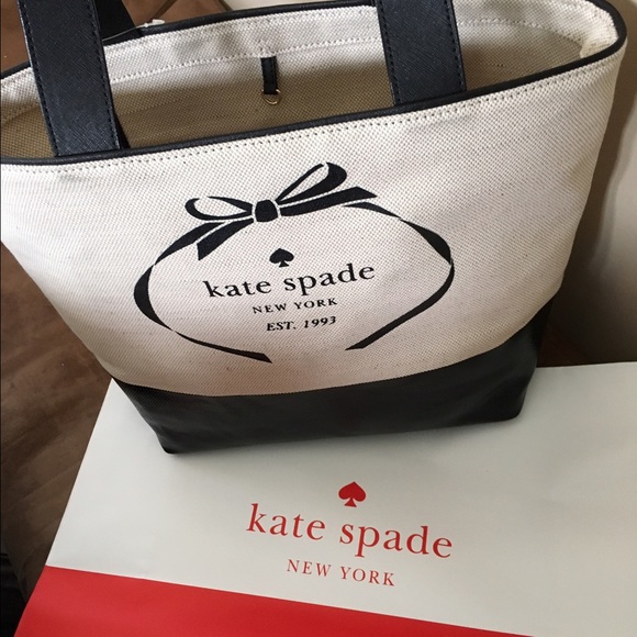 kate spade Handbags - NWT! Authentic Kate Spade handbag!!
