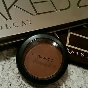 NWOT Mac Powder Blush