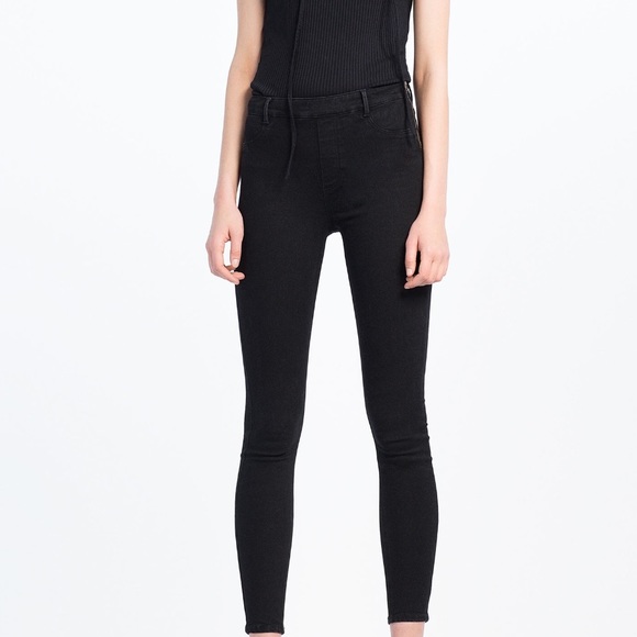 Zara Tight Fit Jeans