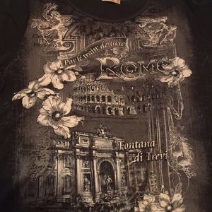 Super cute Rome t-shirt