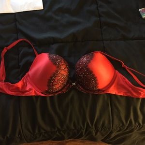 Victoria's Secret Miraculous Plunge bra