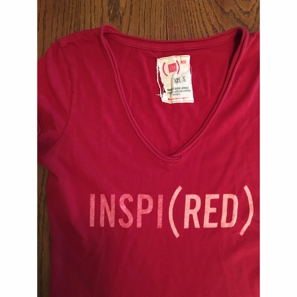 Gap InspiRED Red Top - Picture 2 of 2