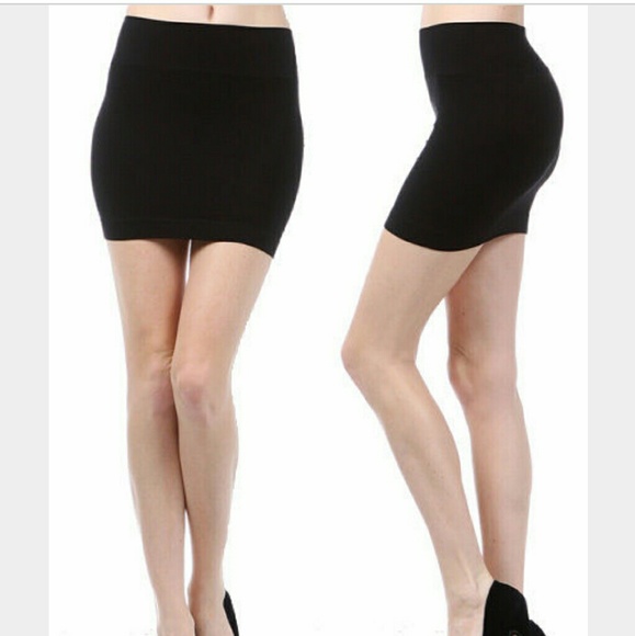 Black mini skirt from H&M