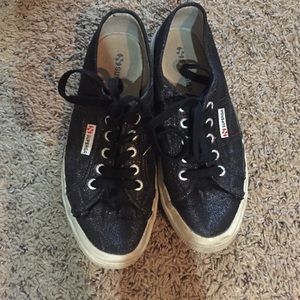 Black sparkly supergas