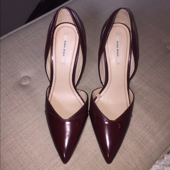 Zara pointed pumps.