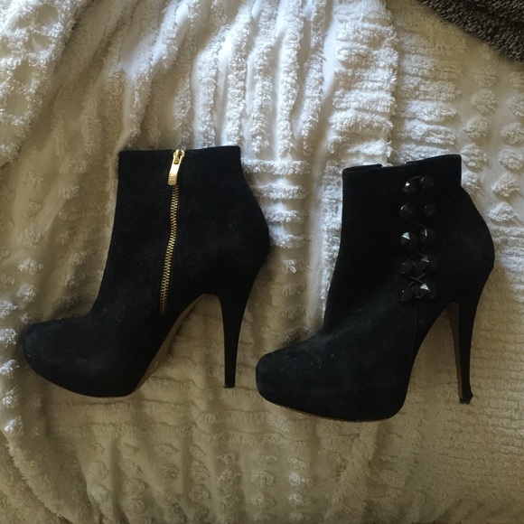 Vince Camuto Booties