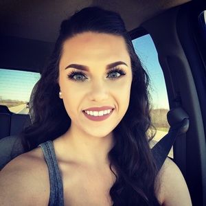 Meet your Posher, Melissa