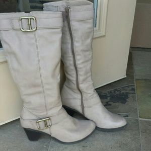 Taupe boots