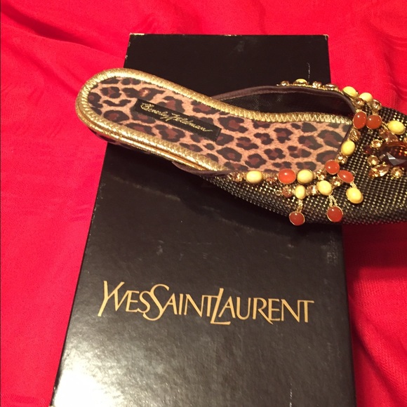 Glamour mules with jewels