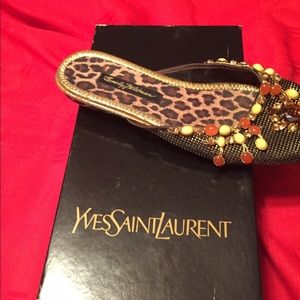 Glamour mules with jewels