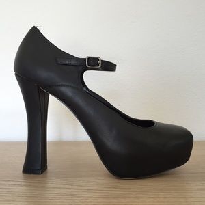 BCBG Generation Black Platform Heels