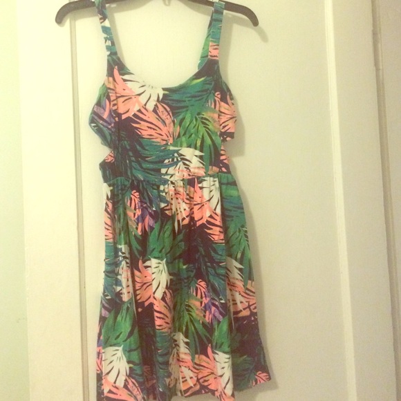 Forever 21 Dresses & Skirts - 🌴Beachy Dress☀️