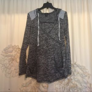 Black/white hoodie w/lace inset.