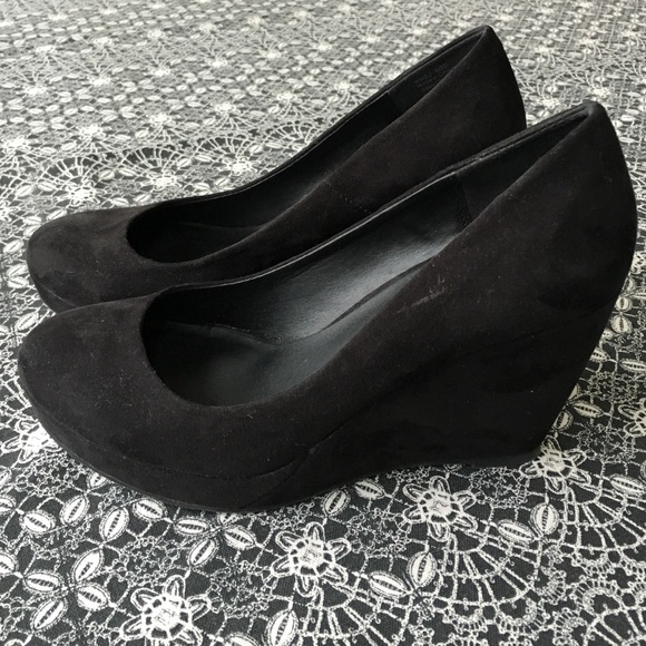 Black suede wedges - Picture 1 of 3