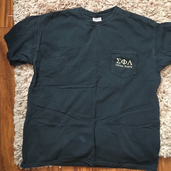 Sigma Phi lambda large t-shirt