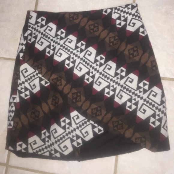 Envelope Aztec skirt
