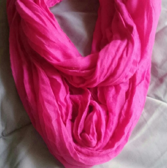 Pink scarf - Picture 2 of 3
